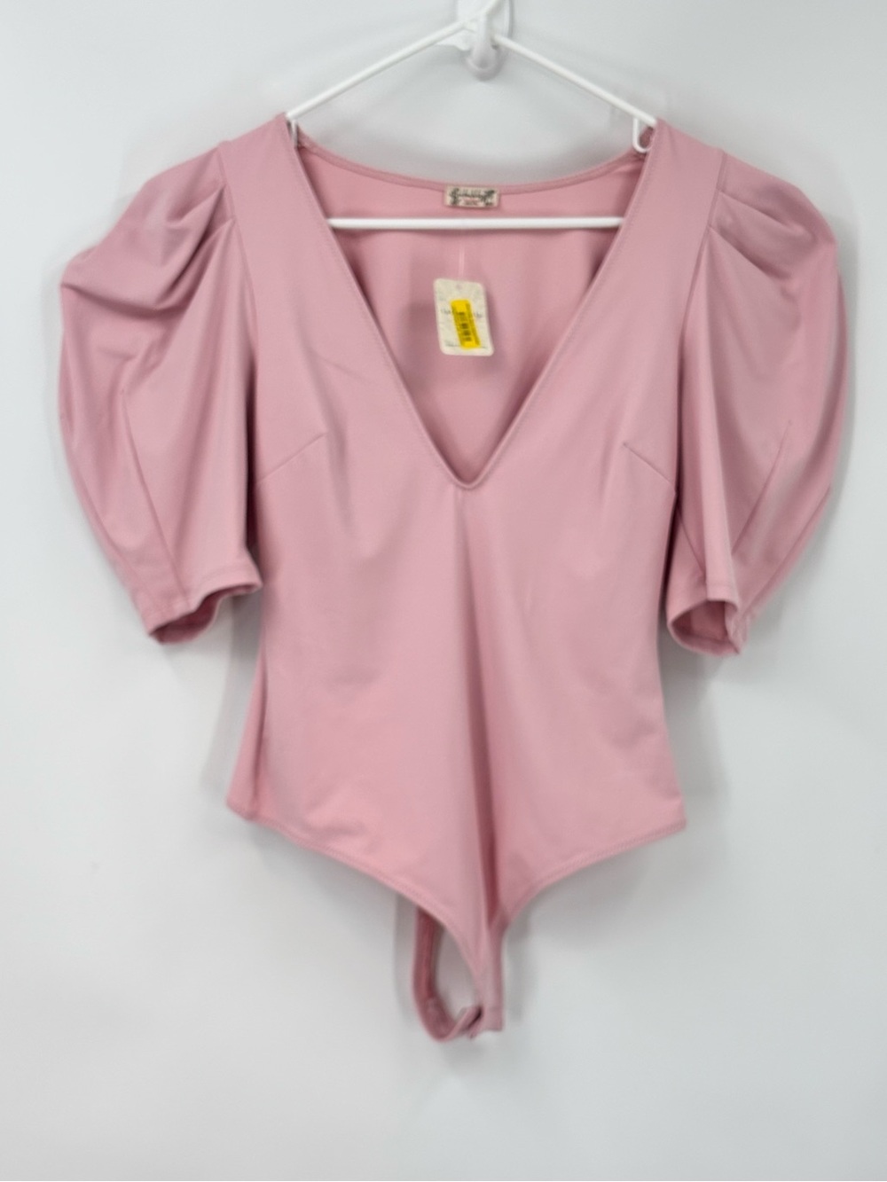 NWT FP Intimately free people Women  Pink V-Neck Puff Sleeve Bodysuit New plunge